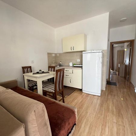 Kontiki Apartments Улцинь Екстер'єр фото