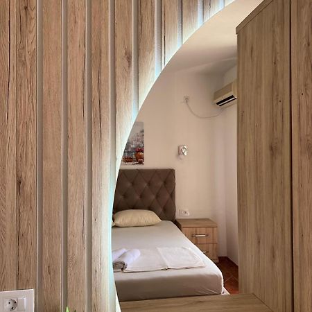 Kontiki Apartments Улцинь Екстер'єр фото