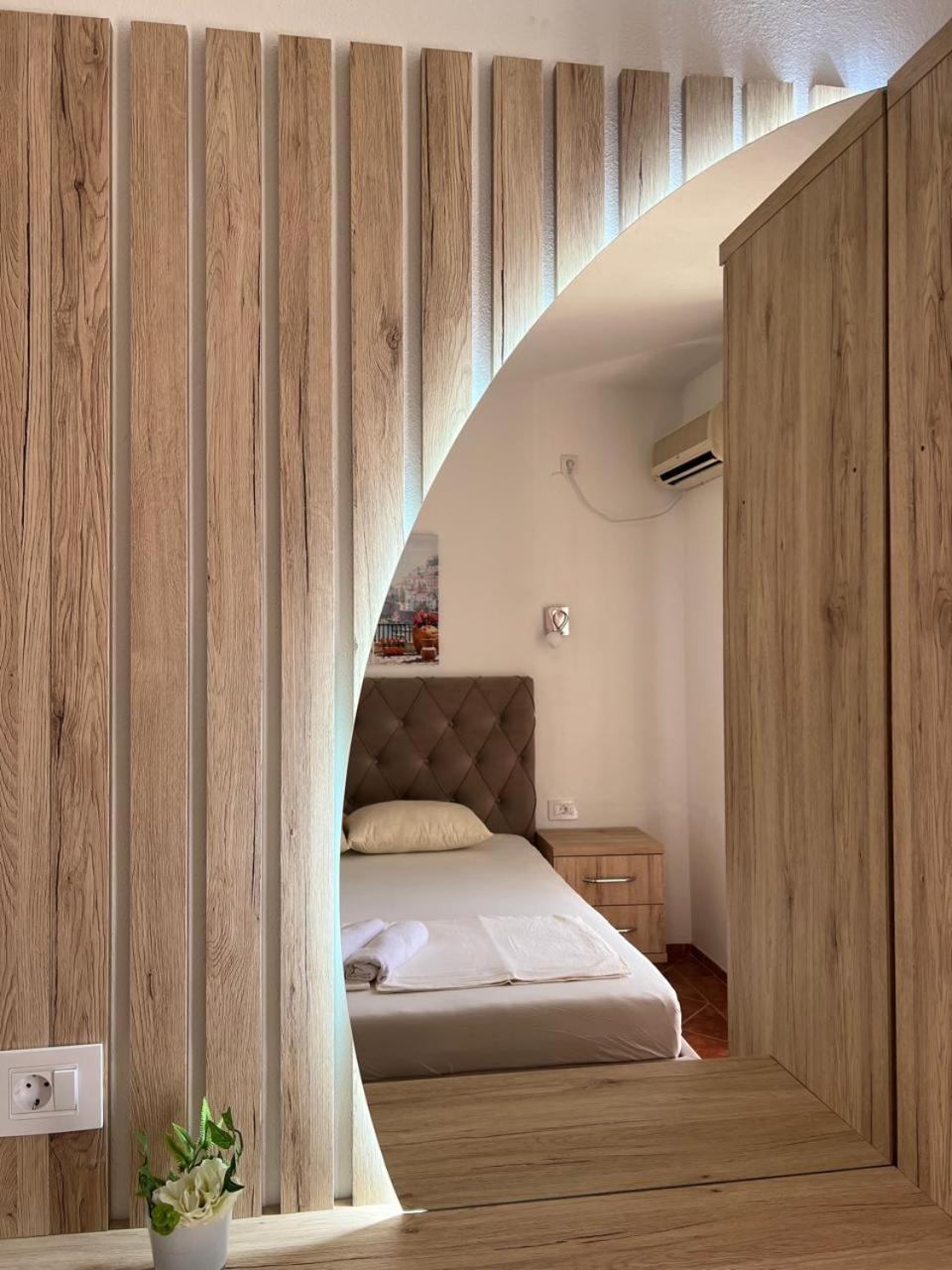 Kontiki Apartments Улцинь Екстер'єр фото